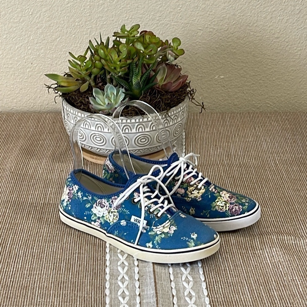 Vans Blue Floral Canvas Shoes Mens 3.5/ Women’s 5